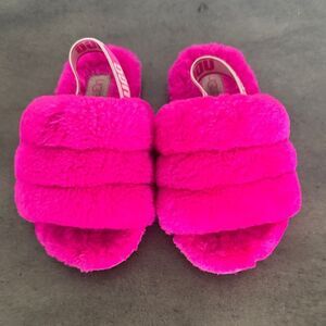 UGG Kids Bright Pink Fluffy Slippers Soft Cozy Comfortable Toddler Size 10 EUC